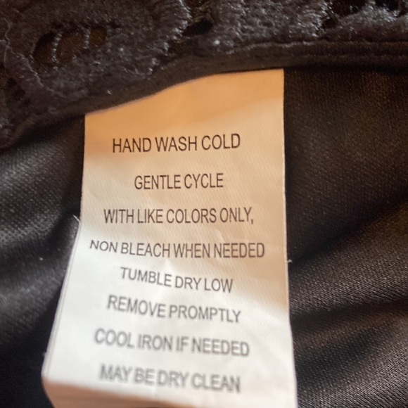 Alexia Admor Long sleeve lace romper size medium with pockets boutique designer - Picture 15 of 15